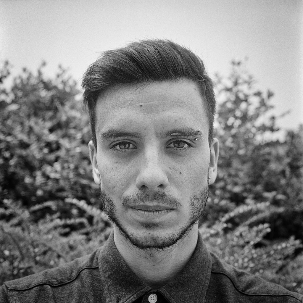 Un portrait réalisé avec un rolleinar 2, film Ilford HP 5+.