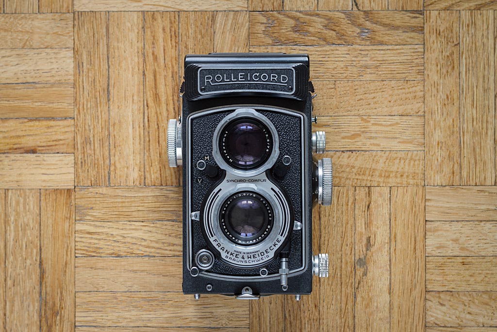 Le Rolleicord est, avec les TLR de Yashica, une excellente option pour s'initier au moyen format 6x6