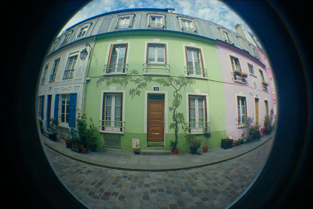 Avec son objectif ultra grand angle, le Fisheye 2 déforme quelque peu les lignes...