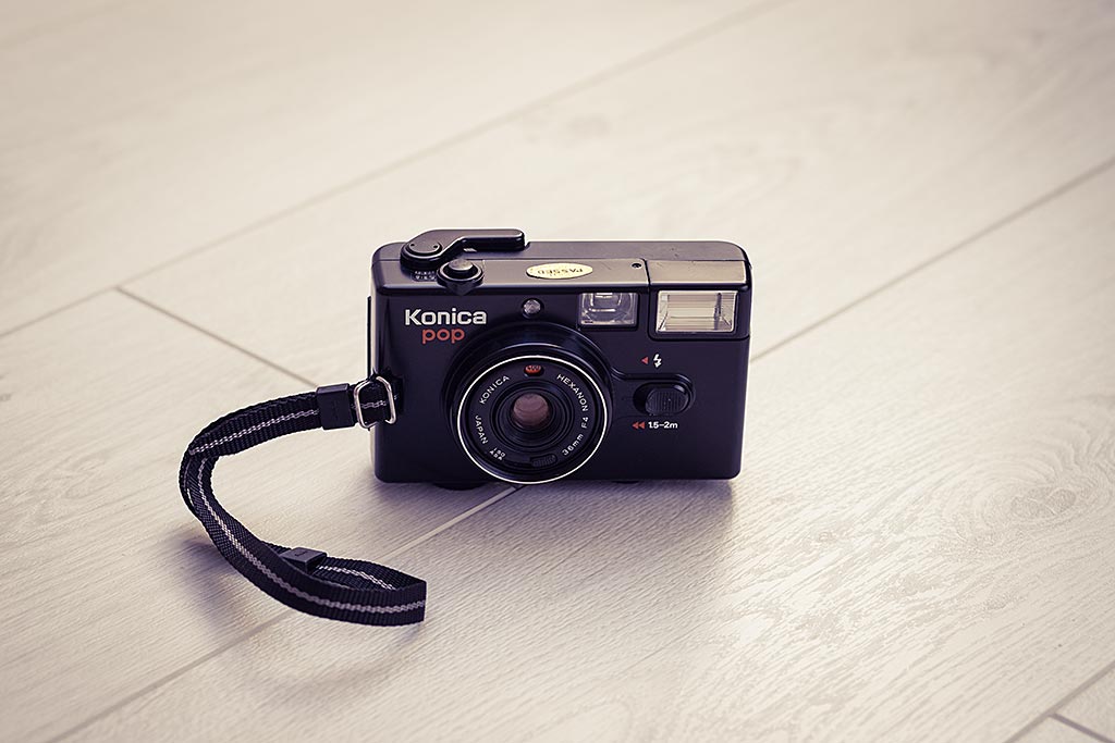 Le Konica Pop est un Point & Shoot camera au fonctionnement ultra simple